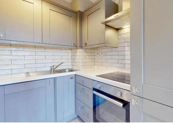 1 Bed In Centre דירה *