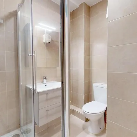 アパート 1 Bed In Centre *