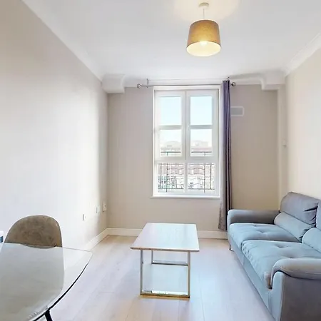 1 Bed In Centre Apartamento